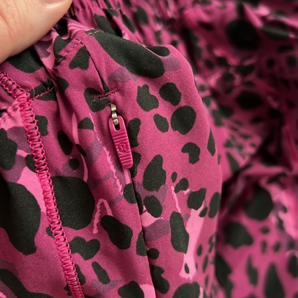 Lululemon Track That Mid-Rise Lined Short 5" - Picture 8 of 9